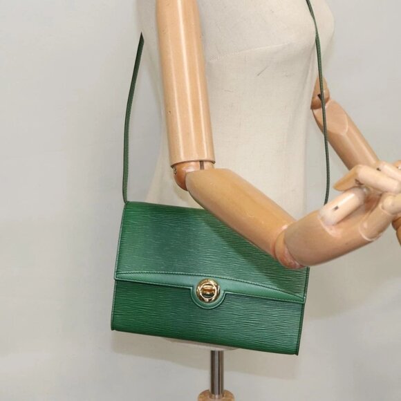 LOUIS VUITTON Epi Pochette Arche Shoulder Bag Green LV Auth - Picture 14 of 16